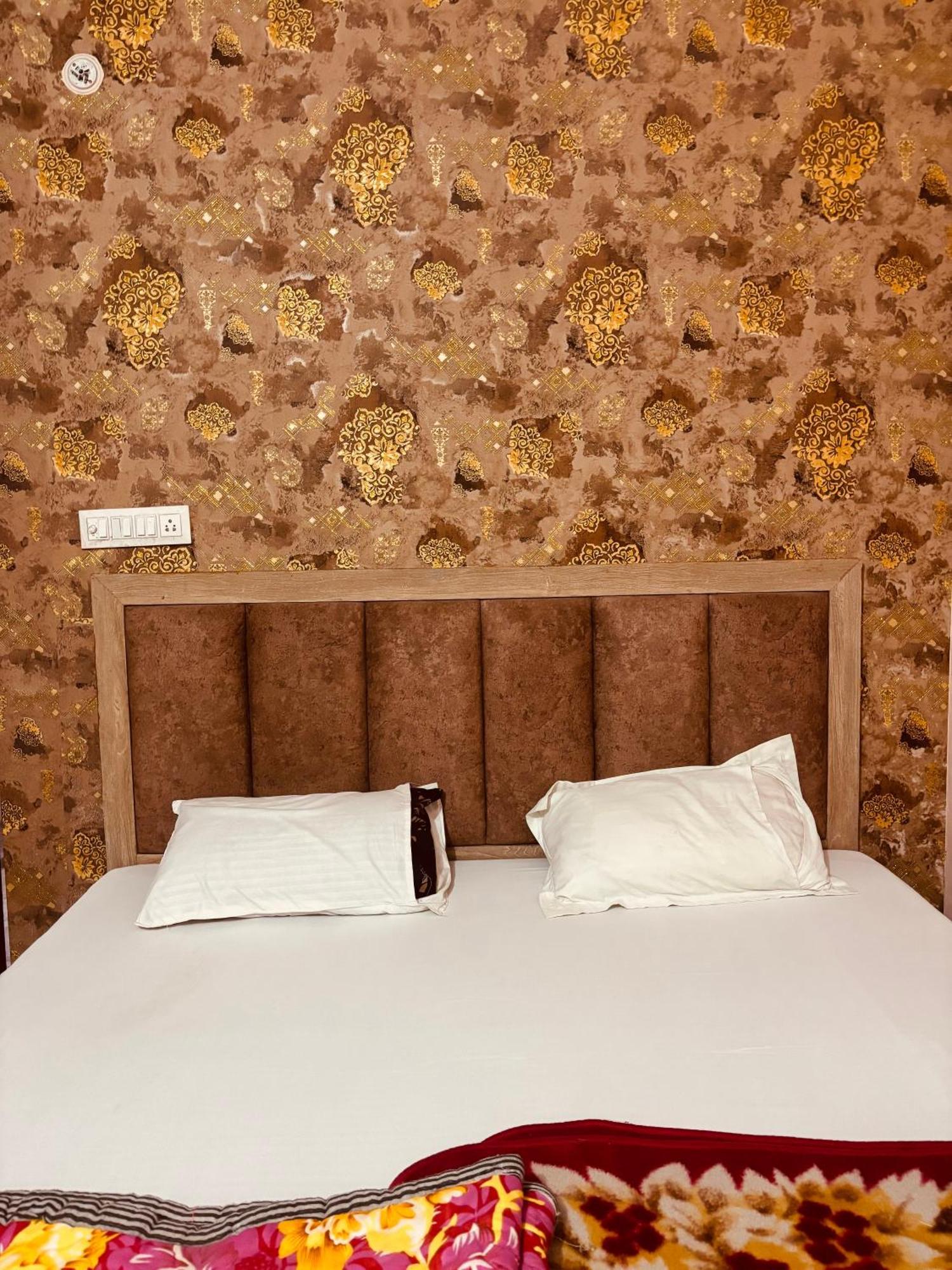Sgh Guest House Mathura Exterior photo