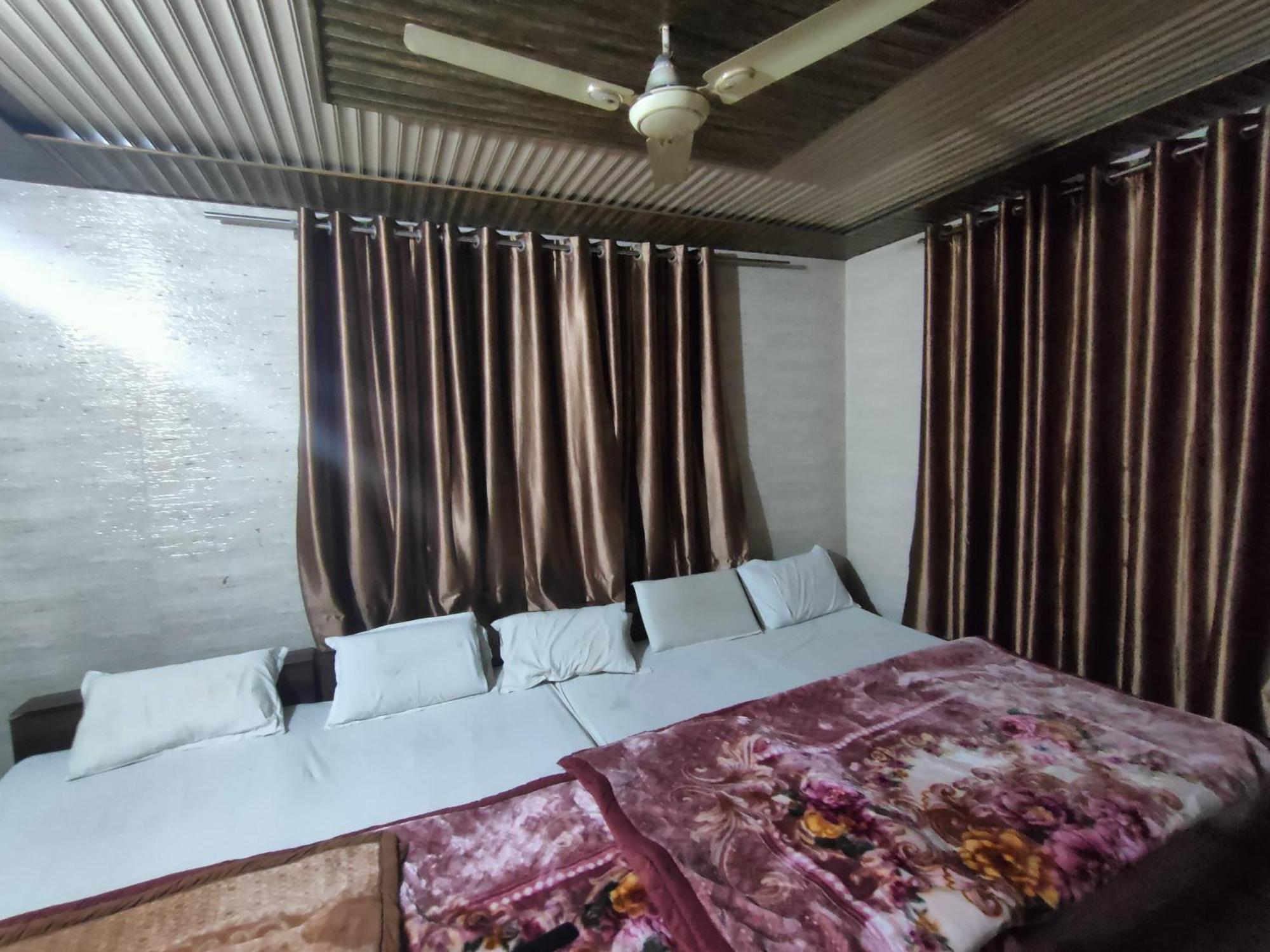 Sgh Guest House Mathura Exterior photo